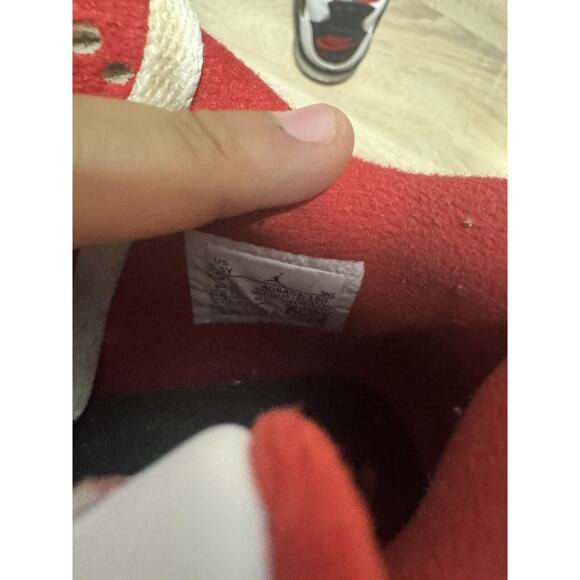 Size 5.5 (GS) - Jordan 4 Retro OG 2020 Low Fire Red - Picture 3 of 4